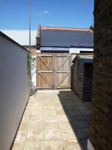 			2 Bedroom, 1 bath, 1 reception Flat			 Valliere Road, KENSAL GREEN